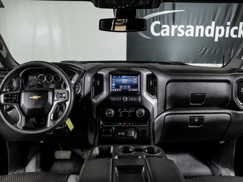 Used 2022 Chevrolet Silverado 2500 Custom w/ Custom Value Package AWD/4WD image 14
