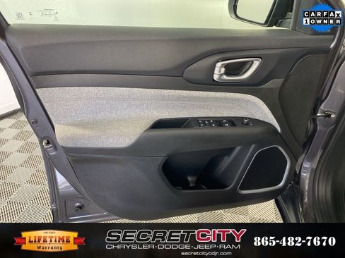 Used 2024 Jeep Compass Latitude AWD/4WD image 12