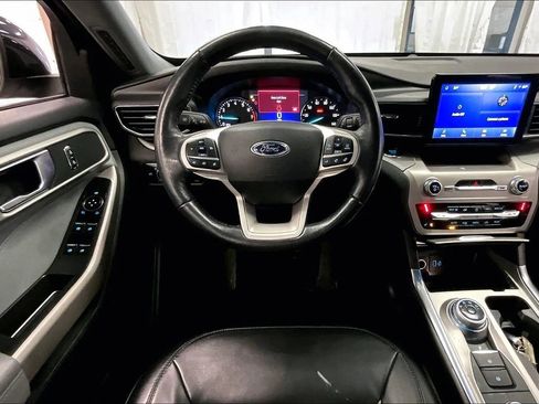 Certified 2023 Ford Explorer XLT w/ Equipment Group 202A image 5