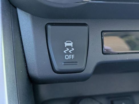 Used 2022 Toyota RAV4 XLE w/ Convenience Package image 30