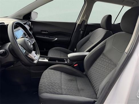 Used 2021 Nissan Kicks SV image 12
