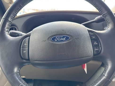 Used 2003 Ford E-150 and Econoline 150 image 34