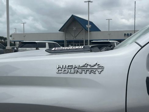 Used 2022 Chevrolet Silverado 3500 High Country w/ Technology Package AWD/4WD image 16