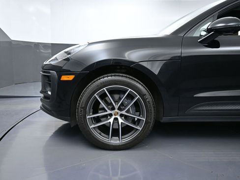 Certified 2024 Porsche Macan AWD/4WD image 12