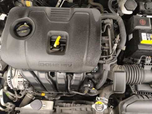 Used 2020 Hyundai Elantra SEL image 30