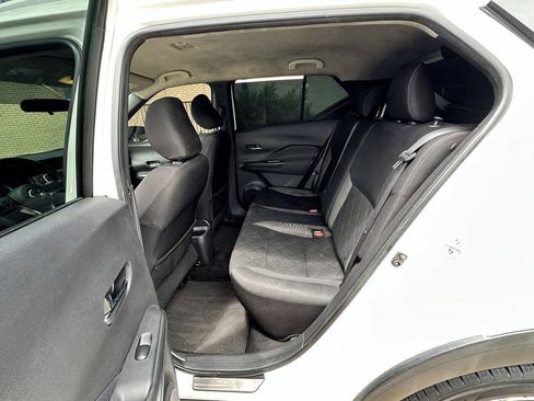 Used 2019 Nissan Kicks SV FWD image 20