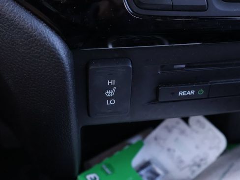 Used 2018 Honda Pilot Touring image 25