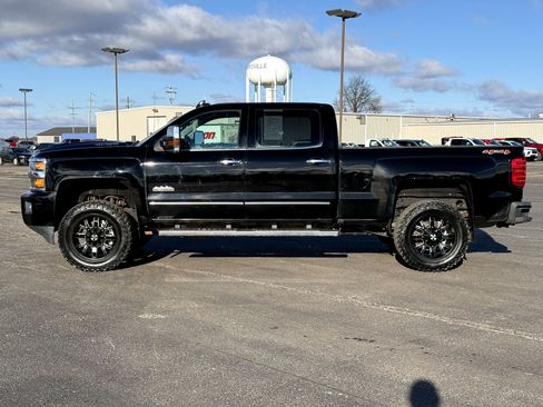 Used 2017 Chevrolet Silverado 2500 High Country w/ Duramax Plus Package image 7