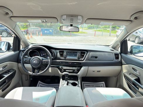 Used 2019 Kia Sedona L FWD image 27