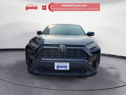Used 2022 Toyota RAV4 LE AWD/4WD image 9