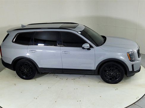 Used 2022 Kia Telluride EX w/ EX Premium Package image 23