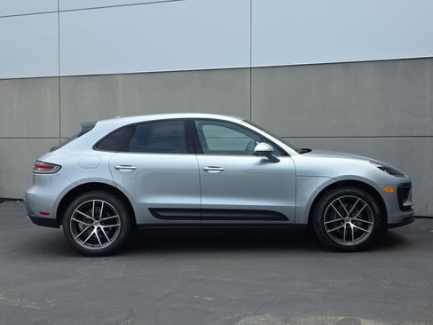 Certified 2023 Porsche Macan AWD/4WD image 8