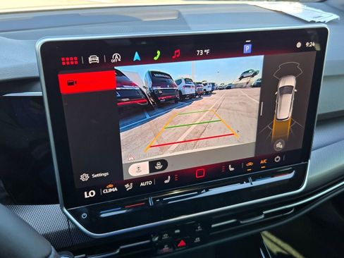 New 2026 Volkswagen GTI SE FWD image 10