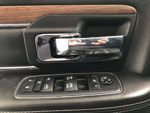 Used 2016 RAM 1500 Laramie AWD/4WD image 36