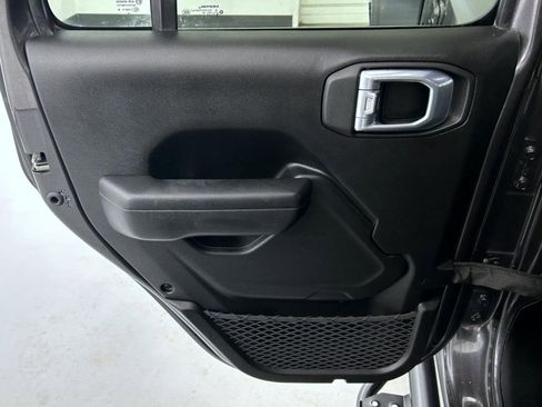 Certified 2025 Jeep Wrangler Sport S image 20