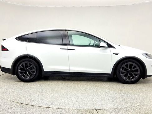 Used 2024 Tesla Model X image 4