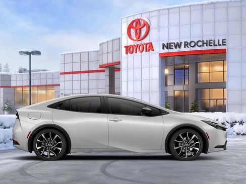New 2026 Toyota Prius Plug-In Hybrid FWD image 12