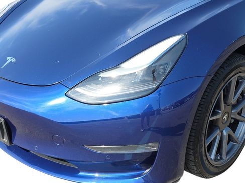Used 2022 Tesla Model 3 Long Range AWD/4WD image 29