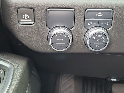 Used 2024 GMC Sierra 1500 Elevation RWD image 17