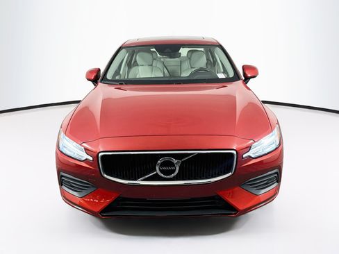 Used 2020 Volvo S60 T5 Momentum FWD image 2