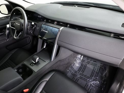 Used 2024 Land Rover Discovery Sport S image 29