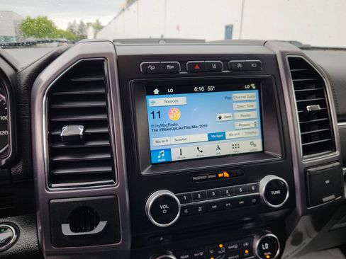 Used 2018 Ford Expedition Max Platinum AWD/4WD image 13