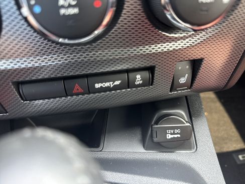 Used 2013 Dodge Challenger R/T Plus RWD image 27