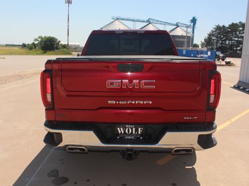 Used 2021 GMC Sierra 1500 SLT w/ SLT Premium Package AWD/4WD image 7