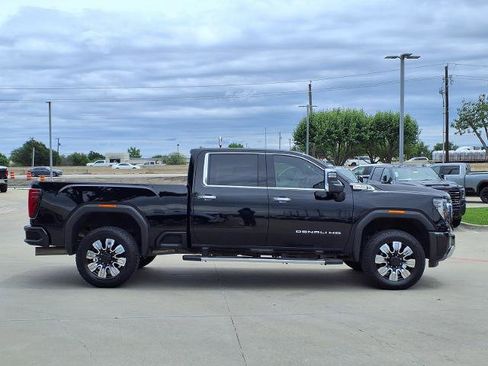 Used 2025 GMC Sierra 2500 Denali w/ Denali Reserve Package AWD/4WD image 2