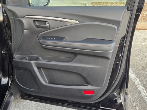 Used 2023 Honda Passport TrailSport image 29