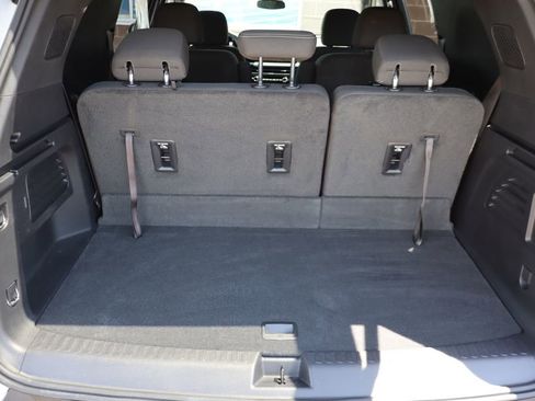 Used 2024 Chevrolet Traverse LT w/ LPO, Floor Liner Package FWD image 34