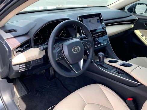 Used 2022 Toyota Avalon XLE image 18