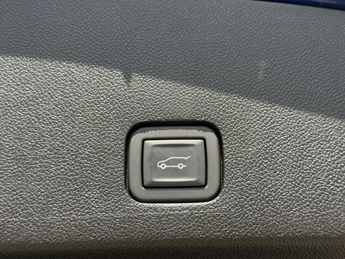 Certified 2024 Cadillac XT6 Sport w/ LPO, ONYX Package image 11