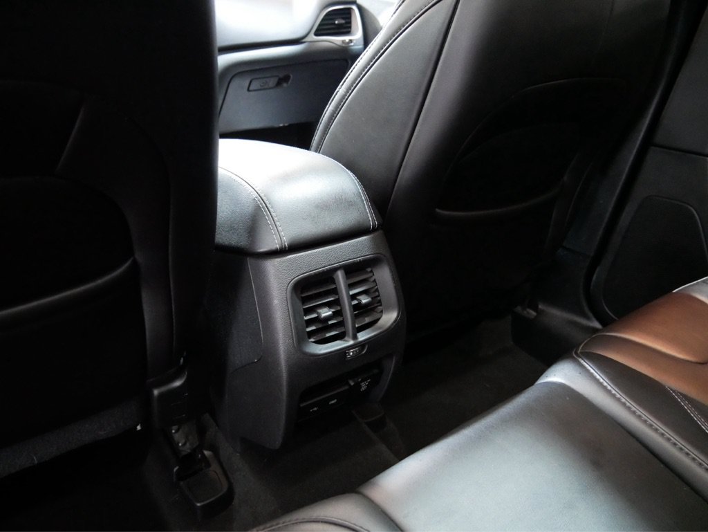 Used 2019 Jeep Cherokee Latitude Plus w/ Comfort/Convenience Group AWD/4WD image 24