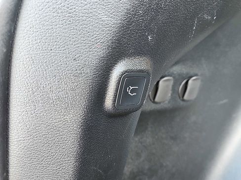 Used 2023 Jeep Cherokee Altitude Lux image 31