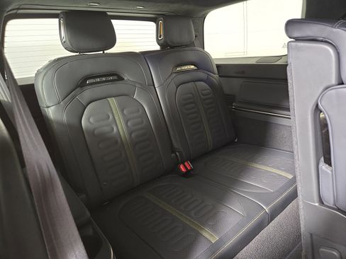 Used 2024 Rivian R1S Adventure AWD/4WD image 25