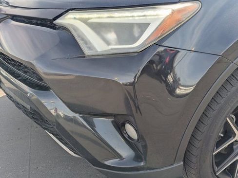 Used 2017 Toyota RAV4 SE image 10