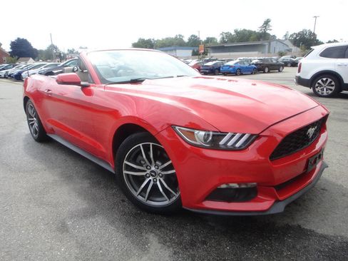 Used 2016 Ford Mustang Premium image 3