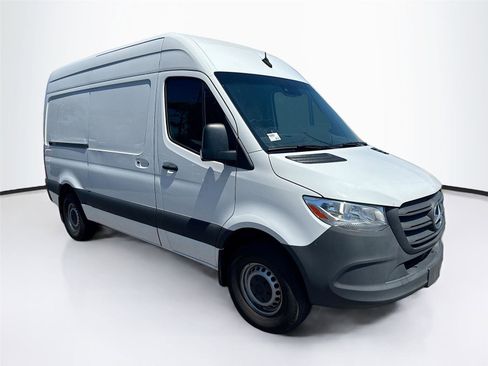 Used 2024 Mercedes-Benz Sprinter 2500 w/ Acoustic Package image 8