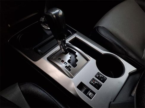 Used 2017 Toyota 4Runner SR5 Premium image 5