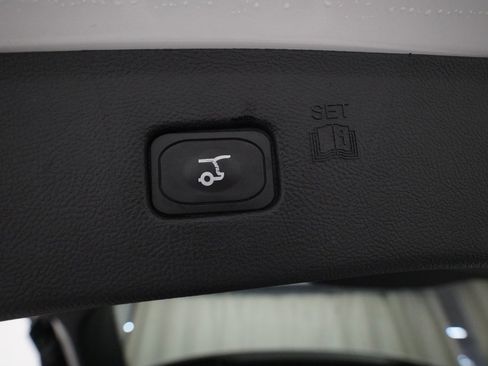 Used 2024 Ford Edge Titanium image 15