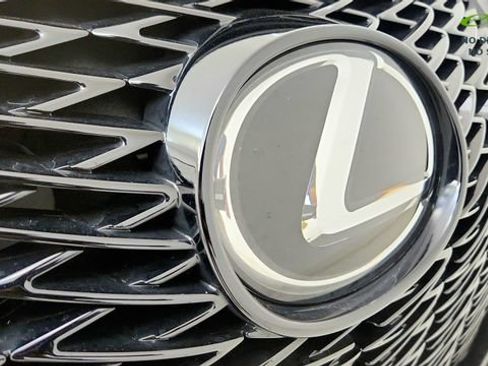 Used 2025 Lexus UX 300h FWD image 32
