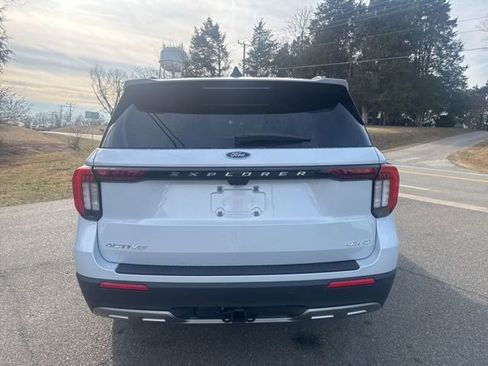 New 2026 Ford Explorer Active w/ Active Comfort Package image 3