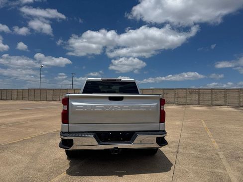 Used 2022 Chevrolet Silverado 1500 LT AWD/4WD image 19