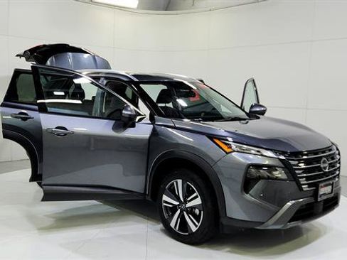 Certified 2026 Nissan Rogue SL FWD image 29