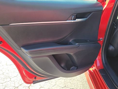 Used 2023 Toyota Camry SE image 10