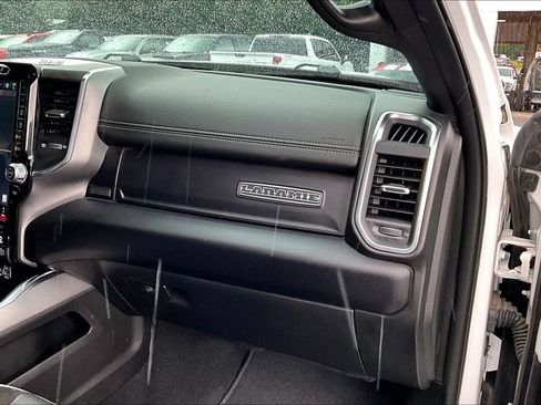 Used 2025 RAM 2500 Laramie AWD/4WD image 29