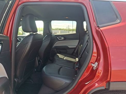 Used 2025 Jeep Compass Limited AWD/4WD image 10
