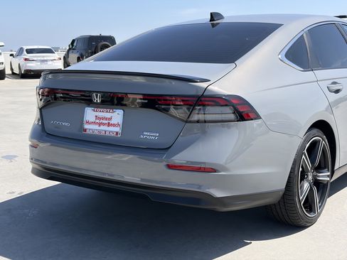 Used 2025 Honda Accord Sport image 4