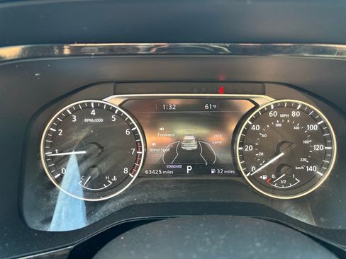 Used 2022 Nissan Pathfinder Platinum w/ Cargo Package image 11